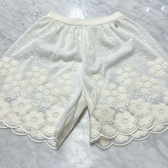 CHANEL NWT 2017 Mini Embellished Scallop Hem Shorts Size 36(US4) - Picture 1 of 12